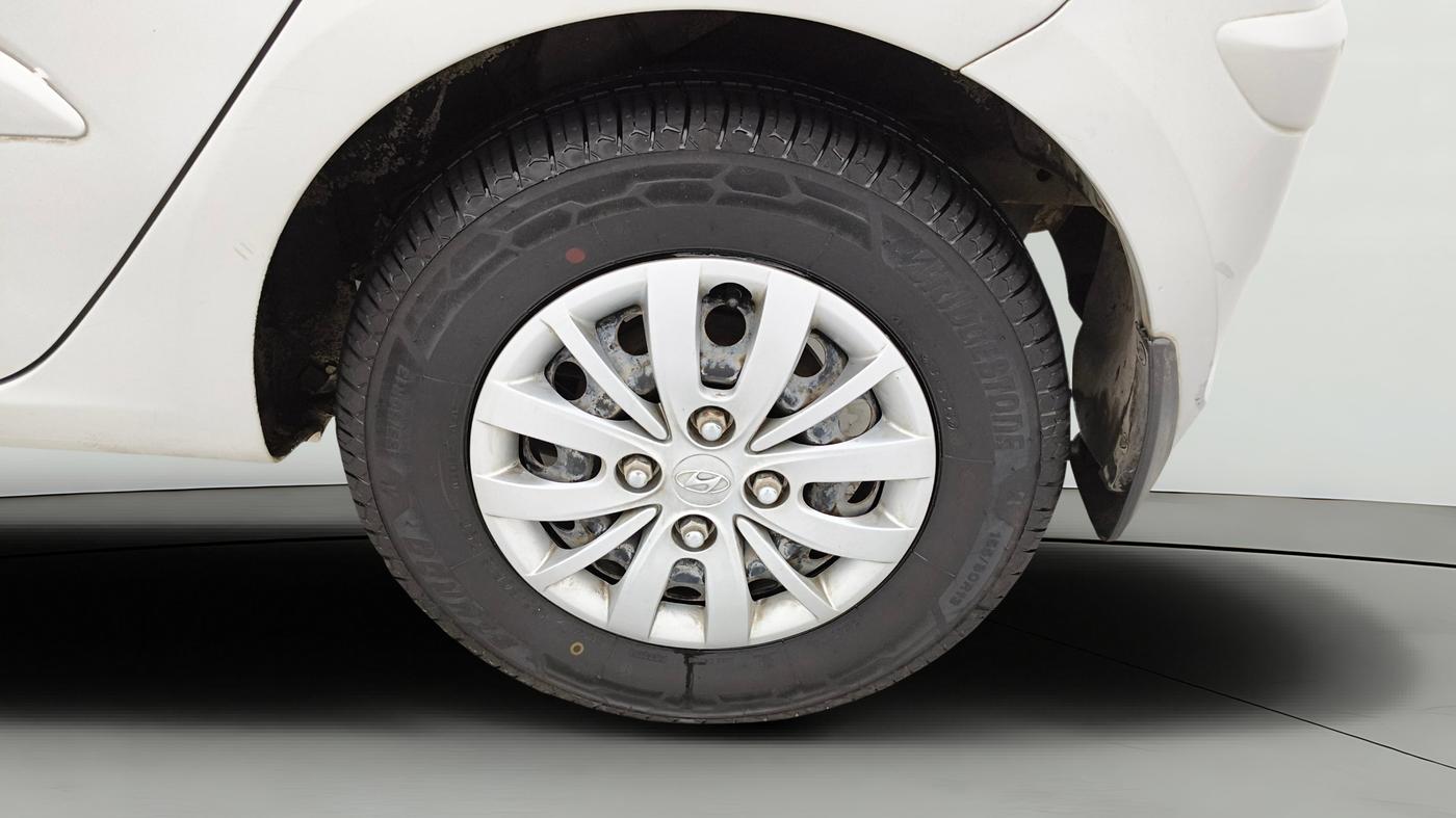 2013 Hyundai i10 SPORTZ 1.2, Petrol, Manual, 42,103 km, Left Rear Wheel