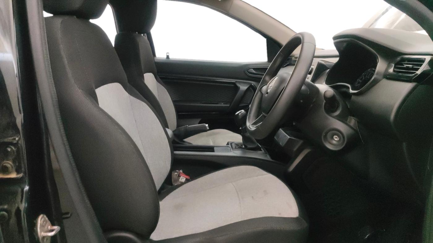2024 Renault Kiger RXL MT, Petrol, Manual, 22,322 km, Right Side Front Door Cabin