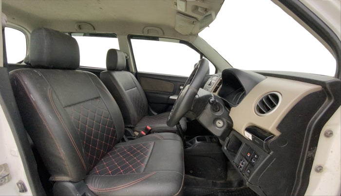 2017 Maruti Wagon R 1.0 VXI, CNG, Manual, 96,069 km, Right Side Front Door Cabin