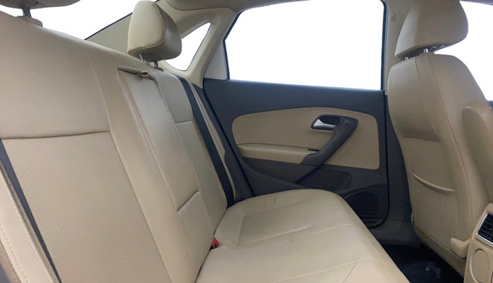 2016 Volkswagen Vento HIGHLINE 1.6 MPI, Petrol, Manual, 79,037 km, Right Side Rear Door Cabin