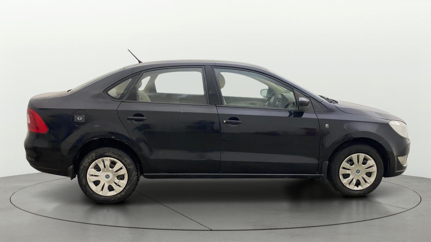 2013 Skoda Rapid AMBITION 1.6 TDI CR MT PLUS, Diesel, Manual, 92,633 km, Right Side View