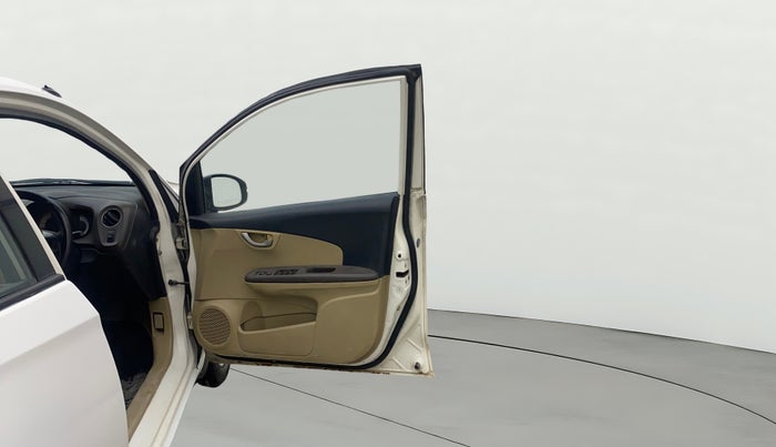 2013 Honda Brio V MT, Petrol, Manual, 1,08,314 km, RHS Front Door