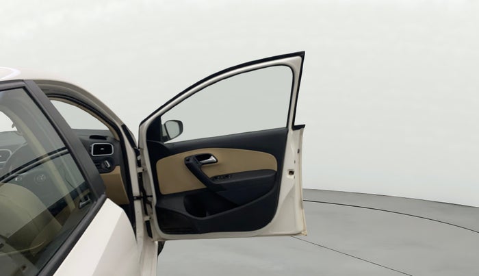 2017 Volkswagen Polo HIGHLINE1.5L, Diesel, Manual, 68,743 km, RHS Front Door