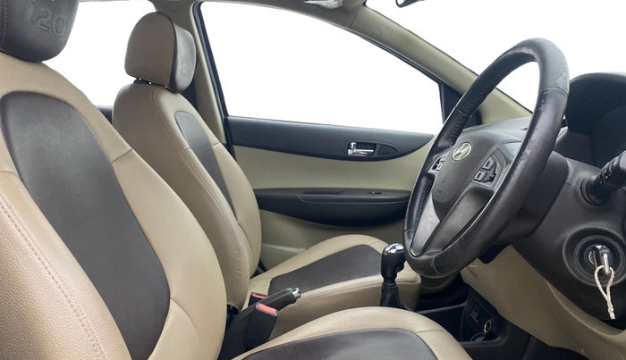 2014 Hyundai i20 SPORTZ 1.4 CRDI, Diesel, Manual, 77,055 km, Right Side Front Door Cabin