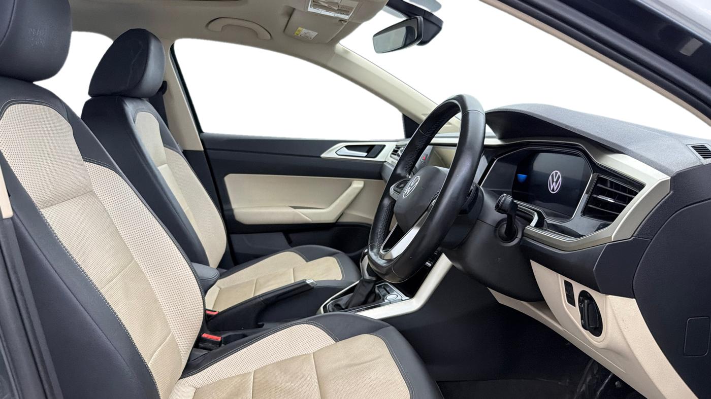 2023 Volkswagen VIRTUS TOPLINE TSI 1.0 AT, Petrol, Automatic, 38,311 km, Right Side Front Door Cabin