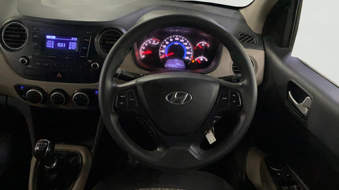 2016 Hyundai Grand i10 SPORTZ 1.1 CRDI, Diesel, Manual, 54,300 km, Steering Wheel Close Up