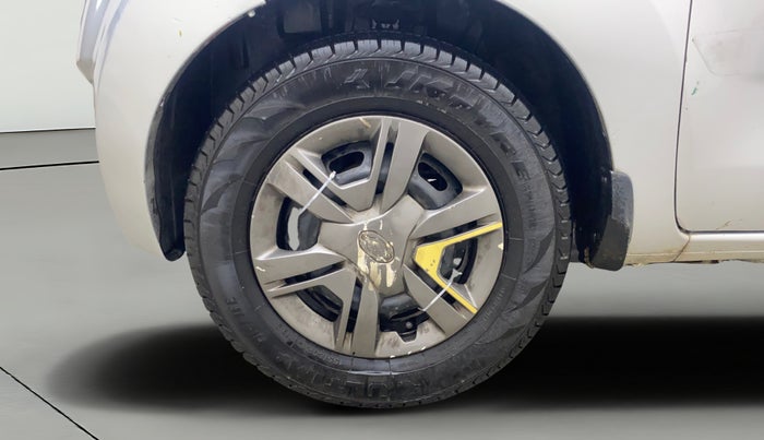 2017 Datsun Redi Go GOLD LIMITED EDITION, Petrol, Manual, 1,00,069 km, Left Front Wheel