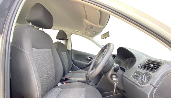 2017 Volkswagen Polo COMFORTLINE 1.2L, Petrol, Manual, 71,890 km, Right Side Front Door Cabin