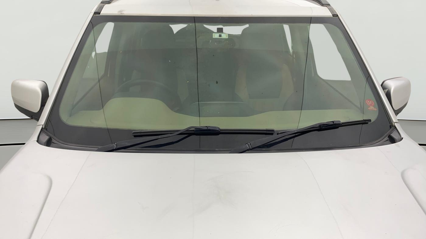 2016 Mahindra TUV300 T8, Diesel, Manual, 1,05,355 km, Front Windshield