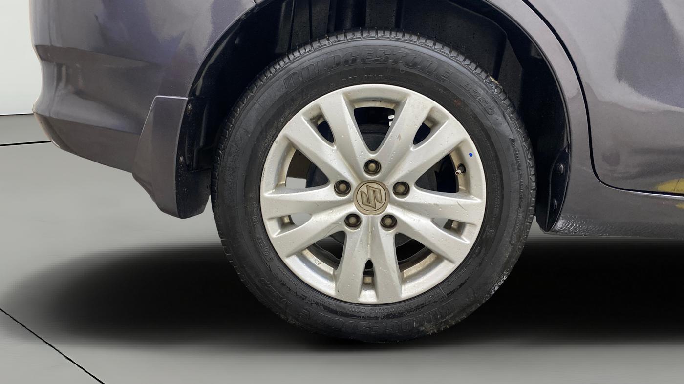 2018 Maruti Ertiga ZXI+, Petrol, Manual, 1,12,233 km, Right Rear Wheel