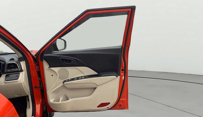 2019 Mahindra XUV300 W6 1.5 DIESEL, Diesel, Manual, 42,697 km, RHS Front Door