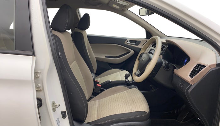 2020 Hyundai Elite i20 ASTA 1.2 (O), Petrol, Manual, 95,965 km, Right Side Front Door Cabin