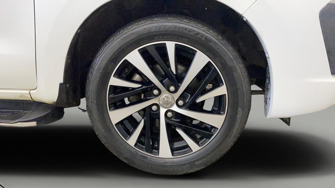 2022 Toyota Innova Crysta 2.7 ZX AT 7 STR, Petrol, Automatic, 55,536 km, Right Front Wheel