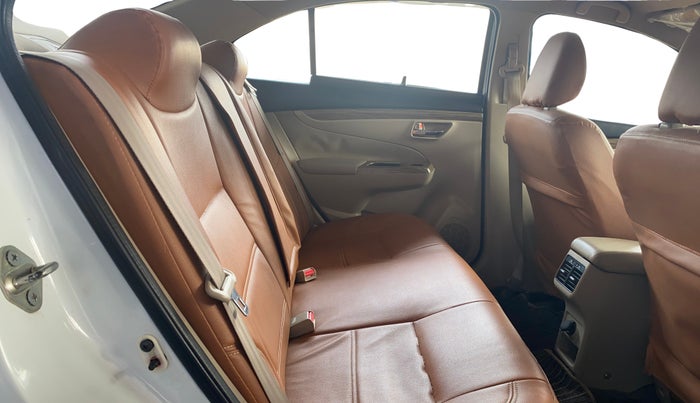 2018 Maruti Ciaz DELTA 1.4 MT PETROL, Petrol, Manual, 1,04,006 km, Right Side Rear Door Cabin