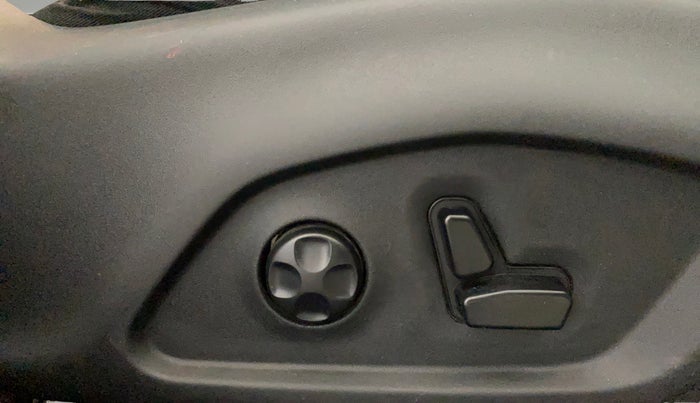 2020 Jeep Compass LIMITED PLUS PETROL AT, Petrol, Automatic, 81,155 km, Driver Side Adjustment Panel