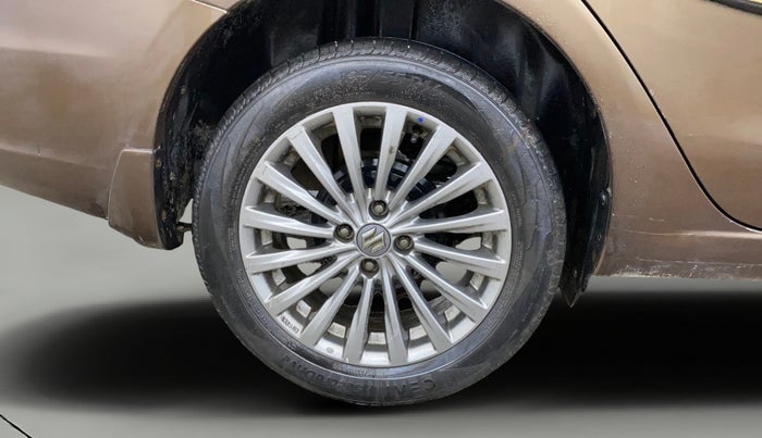 2016 Maruti Ciaz ZXI+, CNG, Manual, 59,334 km, Right Rear Wheel
