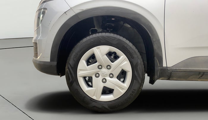 2022 Hyundai VENUE S(O) 1.2, Petrol, Manual, 3,759 km, Left Front Wheel