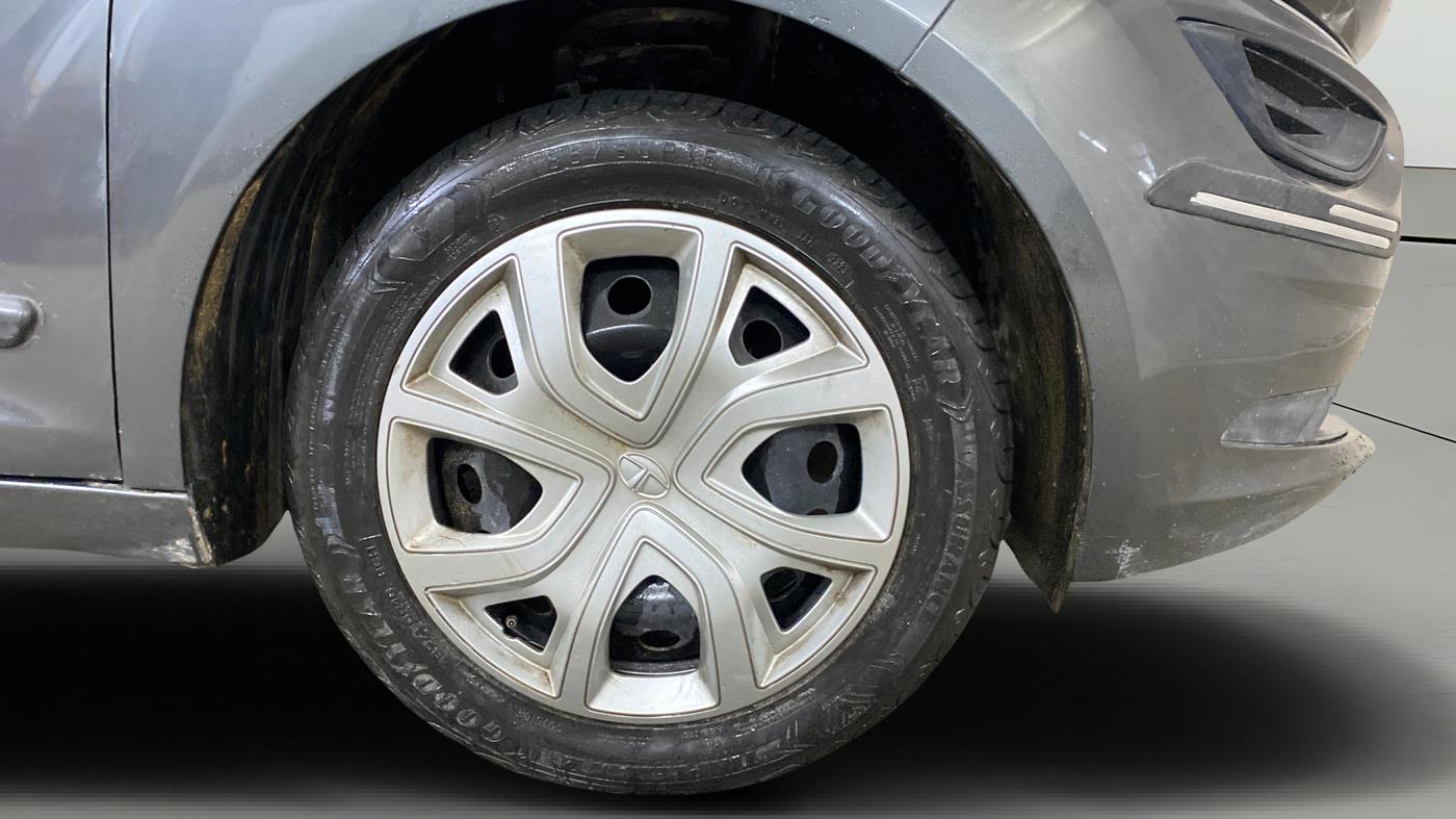 2023 Tata ALTROZ XM PLUS PETROL, Petrol, Manual, 16,151 km, Right Front Wheel