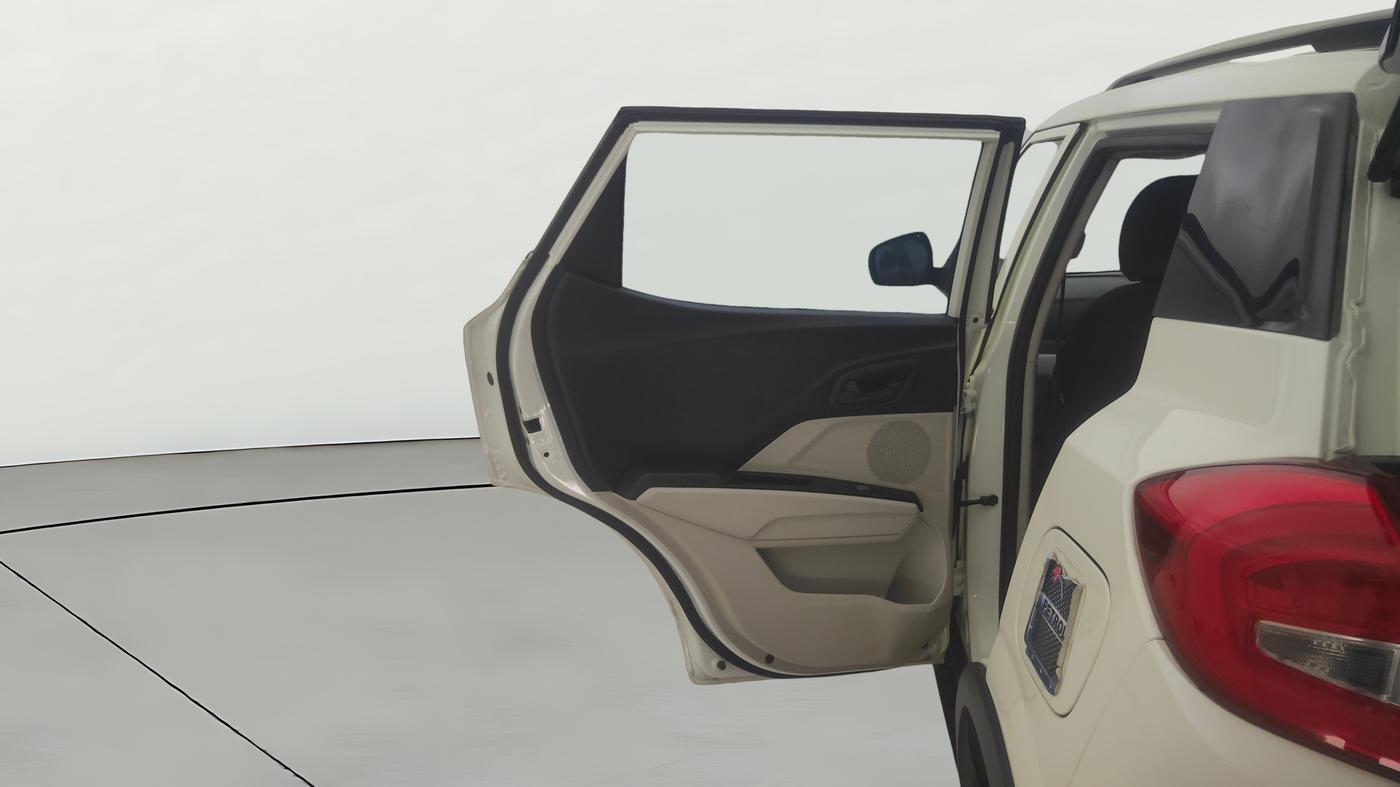 2023 Mahindra XUV300 W4 1.2 PETROL, Petrol, Manual, 13,800 km, LHS Rear Door