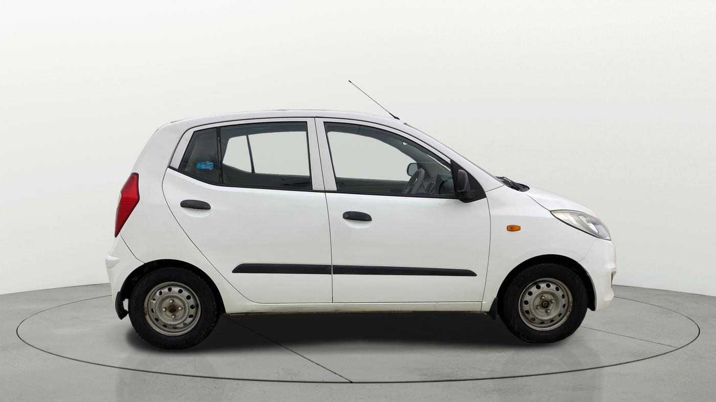 2016 Hyundai i10 MAGNA 1.1, CNG, Manual, 1,31,515 km, Right Side View