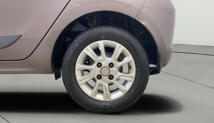 2017 Tata Tiago XZ PETROL, Petrol, Manual, 27,861 km, Left Rear Wheel