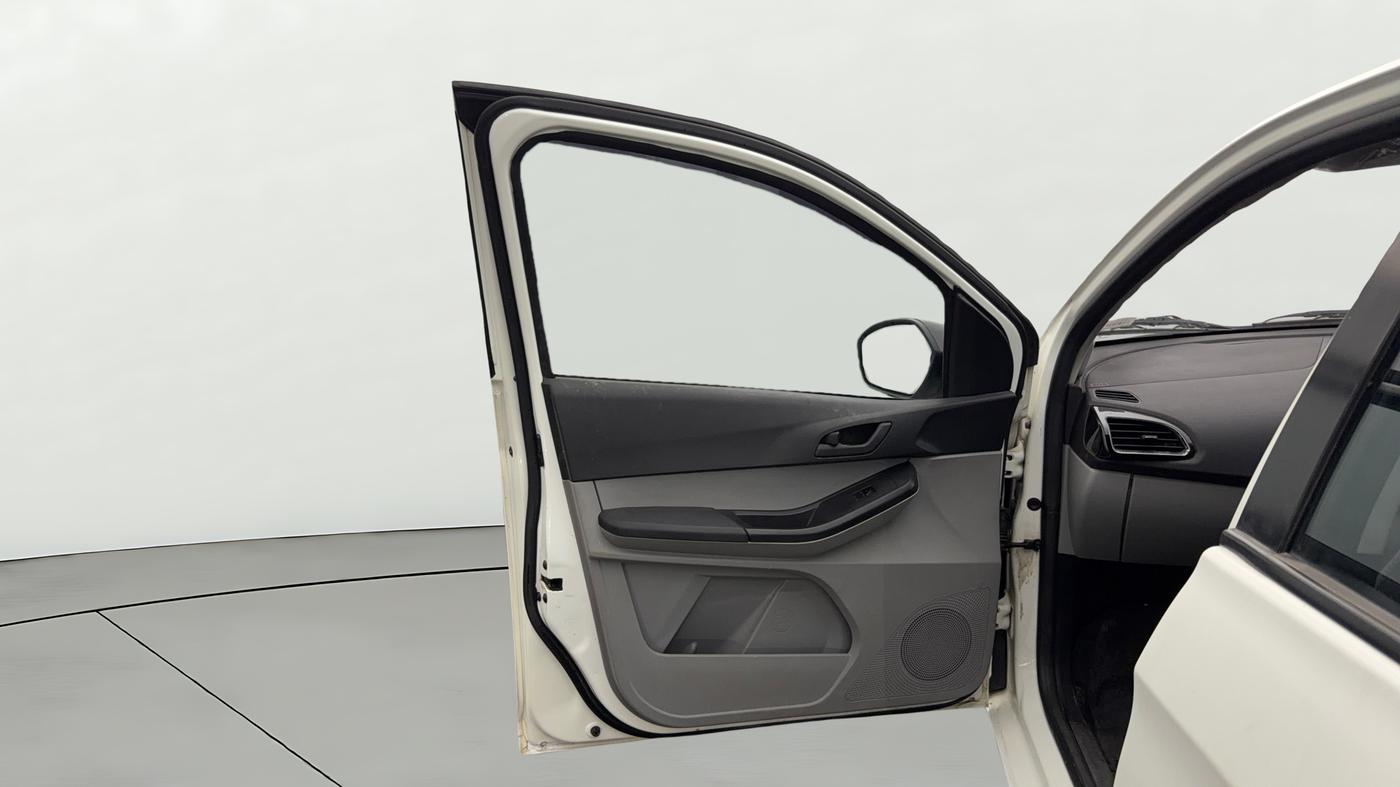 2024 Tata Tiago XT PETROL, CNG, Manual, 29,890 km, LHS Front Door