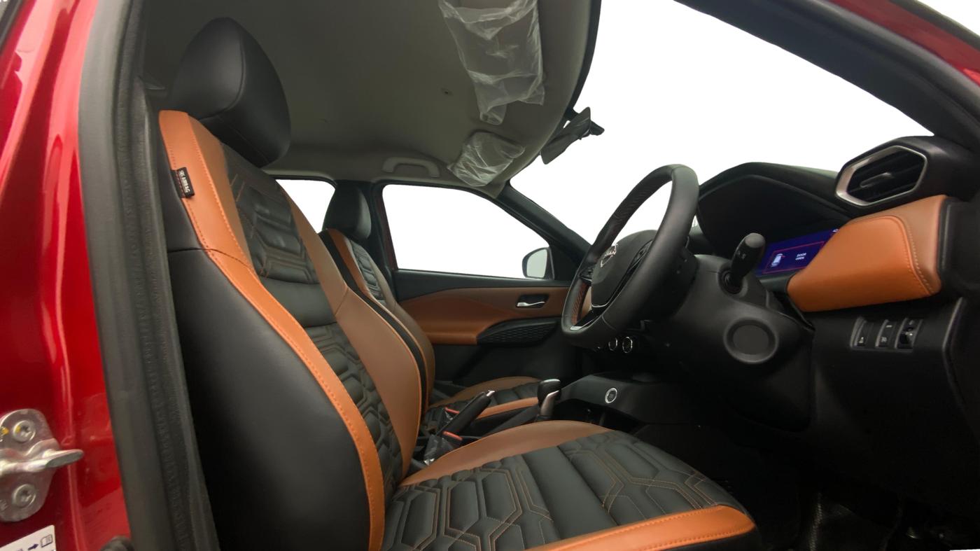 2025 Nissan MAGNITE Tekna Plus HRAO 1.0 Turbo Petrol CVT, Petrol, Automatic, 6,689 km, Right Side Front Door Cabin