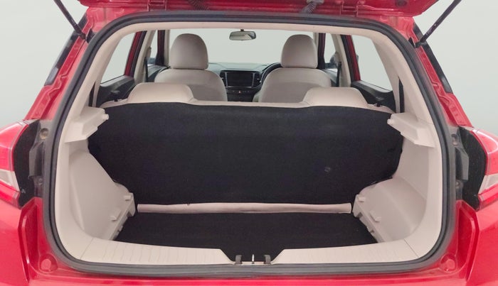 2022 Mahindra XUV300 W6 1.2 PETROL AMT, Petrol, Automatic, 30,959 km, Boot Open Zoomed View