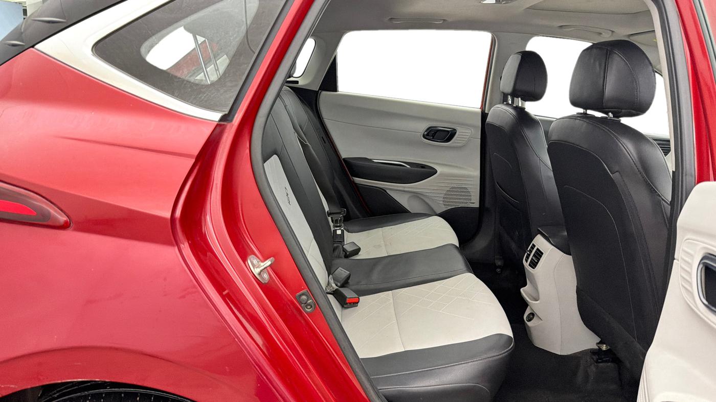 2023 Hyundai NEW I20 ASTA (O) 1.2 MT, Petrol, Manual, 29,324 km, Right Side Rear Door Cabin