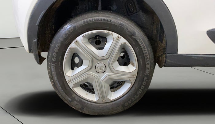 2019 Tata NEXON XE PETROL, Petrol, Manual, 76,073 km, Right Rear Wheel