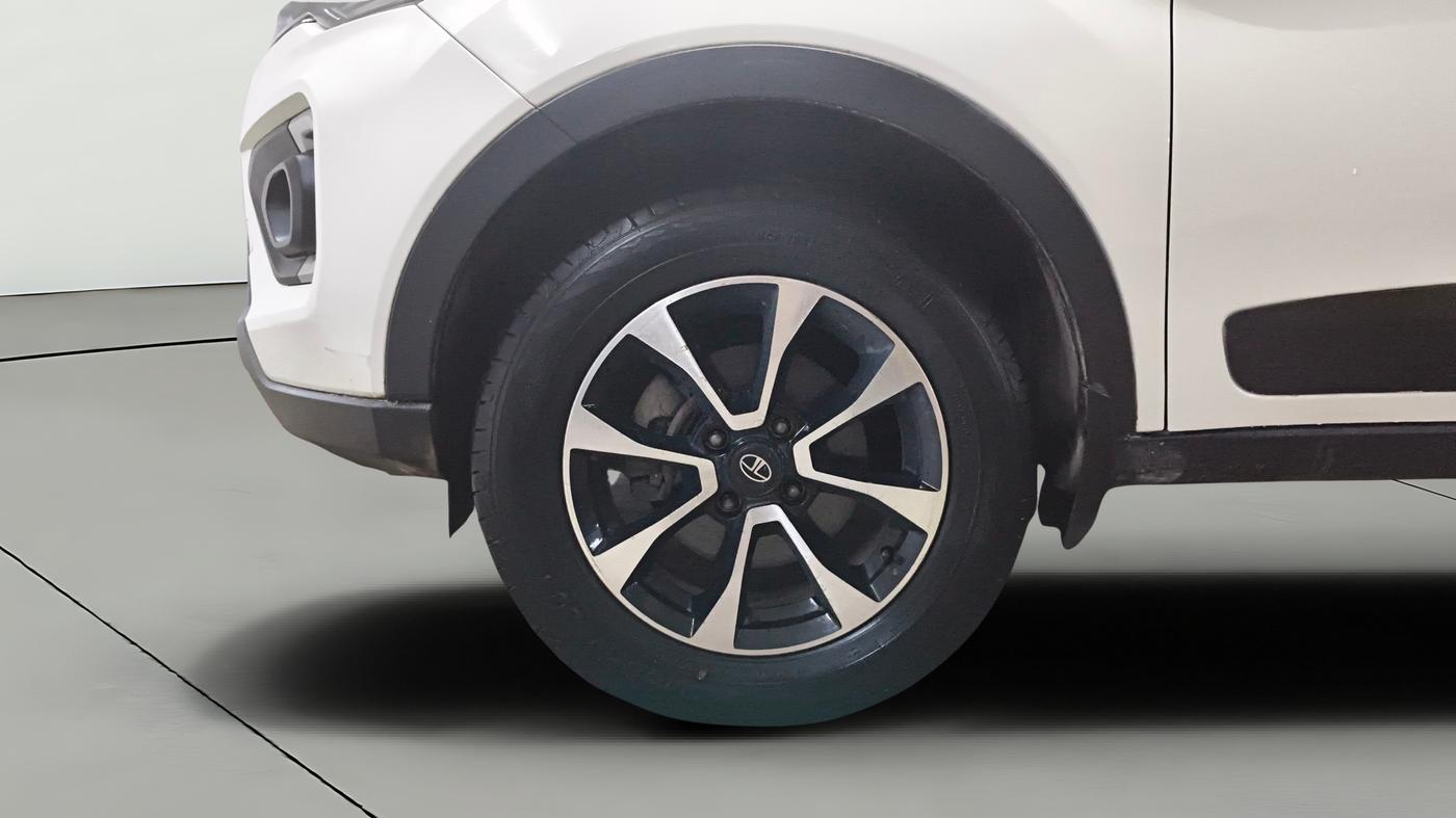2020 Tata NEXON XZ PLUS PETROL, Petrol, Manual, 71,389 km, Left Front Wheel