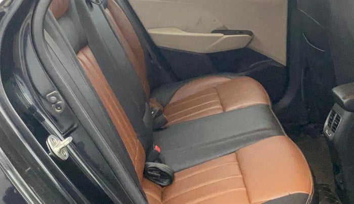 2019 Hyundai Verna 1.6 VTVT SX, CNG, Manual, 88,114 km, Right Side Rear Door Cabin