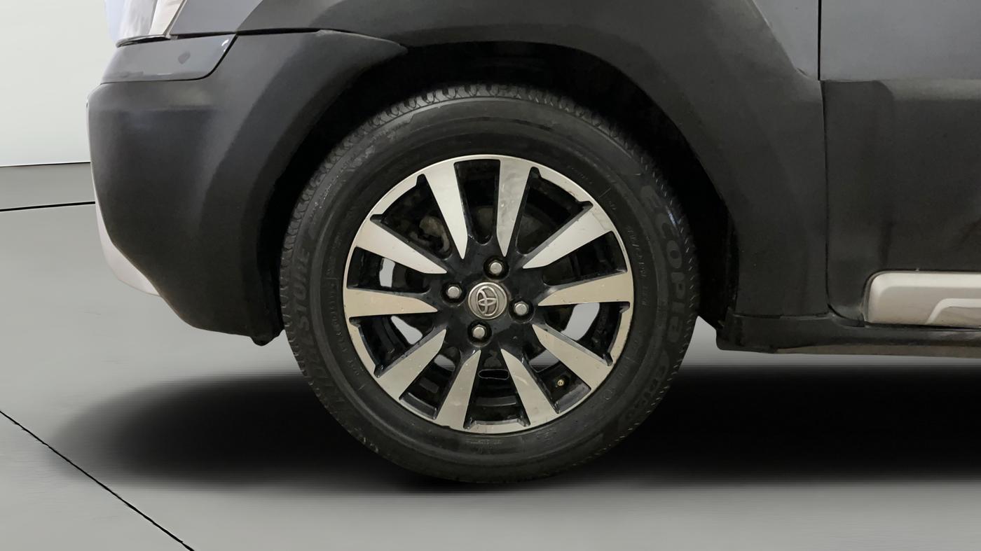2014 Toyota Etios CROSS 1.5 V, Petrol, Manual, 66,631 km, Left Front Wheel