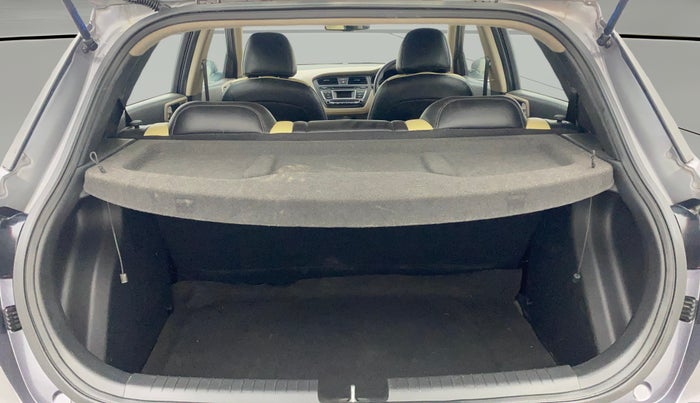 2015 Hyundai Elite i20 SPORTZ 1.2, Petrol, Manual, 71,476 km, Boot Open Zoomed View