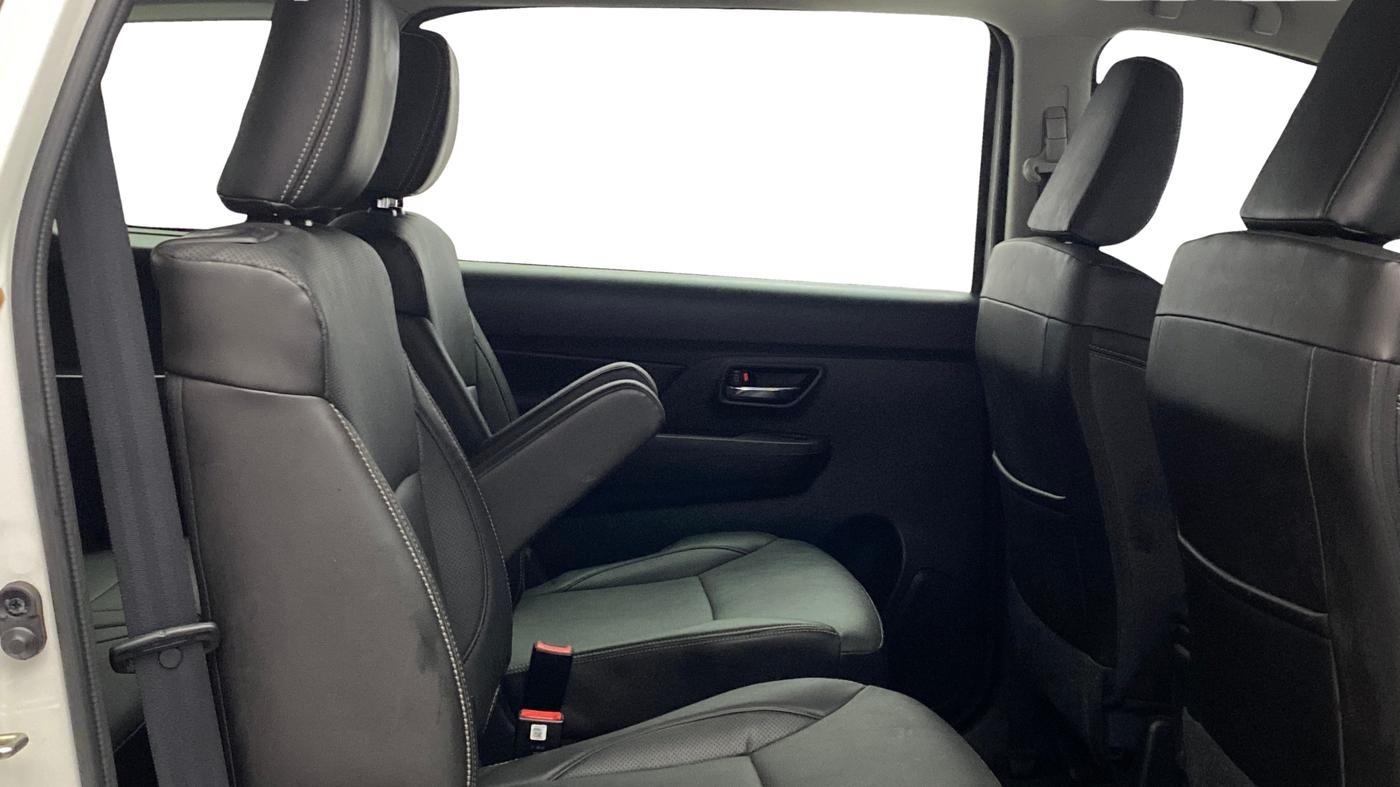 2022 Maruti XL6 ALPHA PLUS AT, Petrol, Automatic, 90,333 km, Right Side Rear Door Cabin