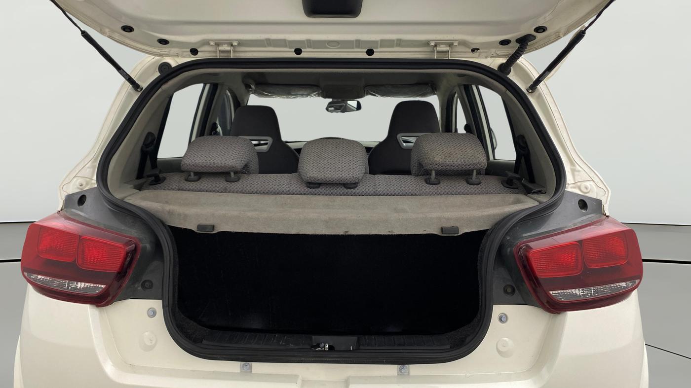 2016 Mahindra Kuv100 K8 D 6 STR, Diesel, Manual, 1,20,407 km, Boot Open Zoomed View