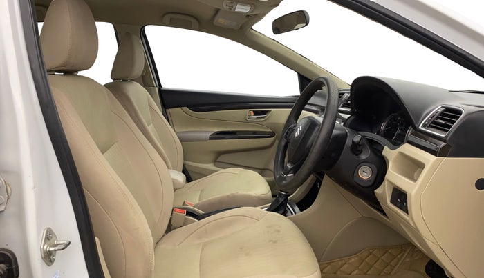 2017 Maruti Ciaz DELTA 1.4 AT PETROL, Petrol, Automatic, 89,622 km, Right Side Front Door Cabin