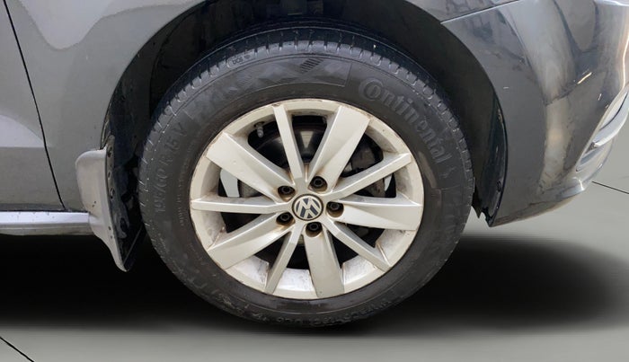 2015 Volkswagen Polo HIGHLINE1.5L, Diesel, Manual, 88,284 km, Right Front Wheel