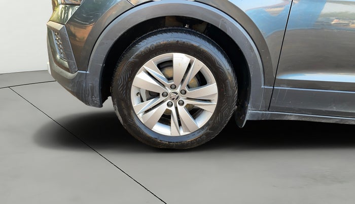 2023 Skoda KUSHAQ AMBITION 1.0L TSI MT, Petrol, Manual, 65,263 km, Left Front Wheel