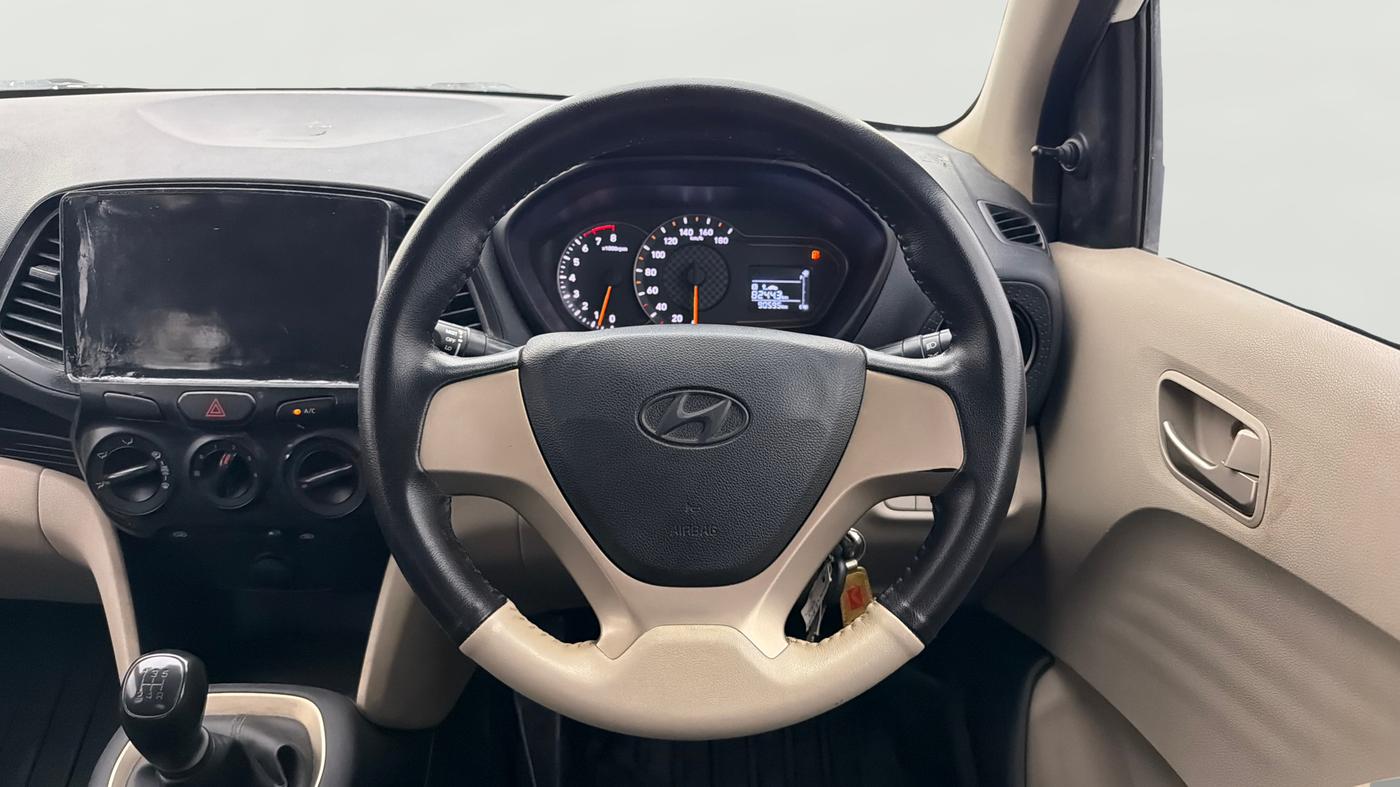 2019 Hyundai NEW SANTRO MAGNA, CNG, Manual, 90,595 km, Steering Wheel Close Up