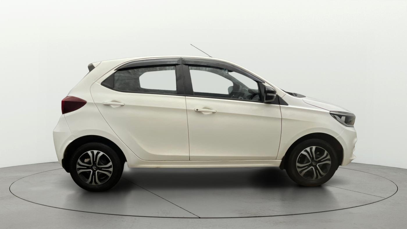 2022 Tata Tiago XT PETROL, Petrol, Manual, 31,544 km, Right Side View