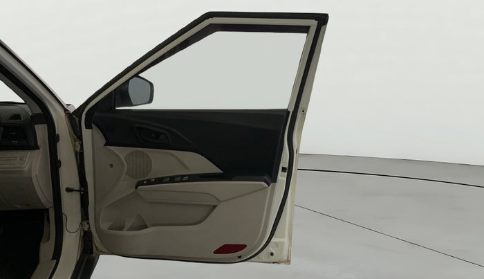 2021 Mahindra XUV300 W4 1.5 DIESEL, Diesel, Manual, 25,791 km, RHS Front Door