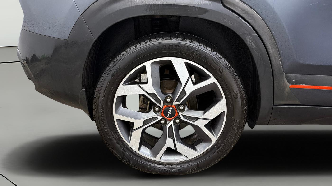 2023 KIA SELTOS X LINE 1.5 DIESEL AT, Diesel, Automatic, 65,976 km, Right Rear Wheel