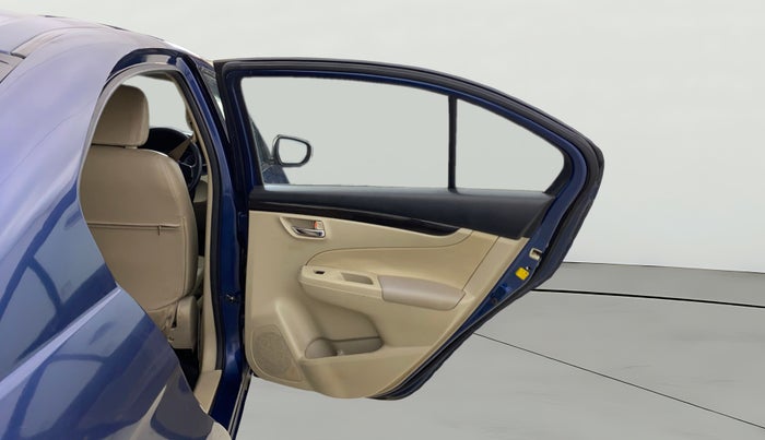 2017 Maruti Ciaz DELTA 1.4 MT PETROL, CNG, Manual, 1,21,751 km, RHS Rear Door