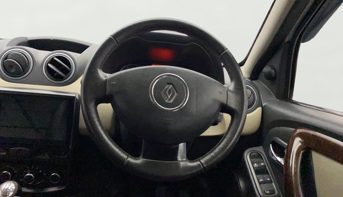 2013 Renault Duster 110 PS RXZ DIESEL, Diesel, Manual, 81,336 km, Steering Wheel Close Up