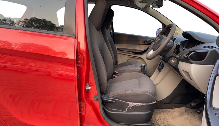 2016 Tata Tiago XT PETROL, Petrol, Manual, 82,724 km, Right Side Front Door Cabin