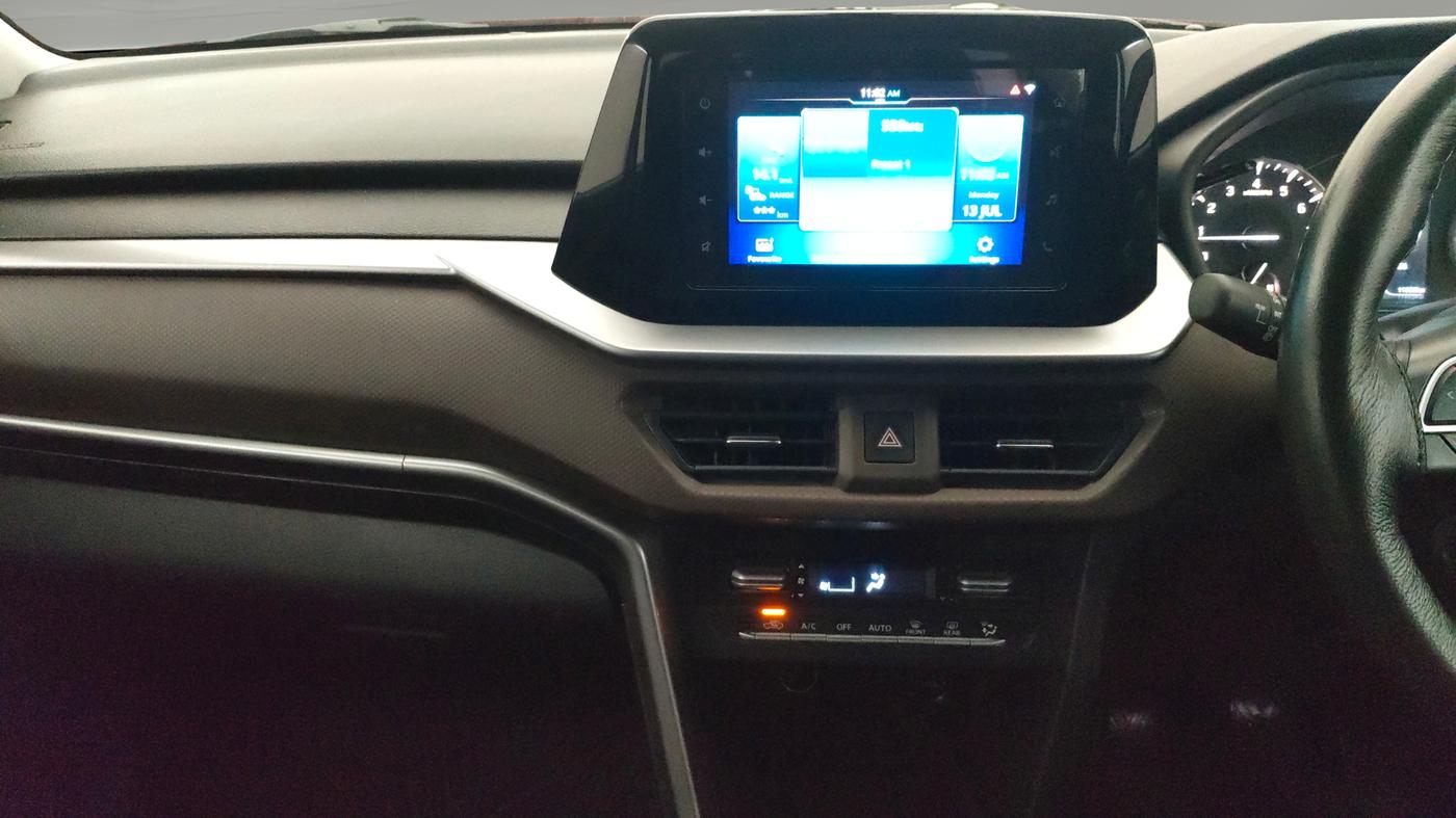 2024 Maruti BREZZA ZXI SMART HYBRID DUAL TONE, Petrol, Manual, 11,358 km, Air Conditioner