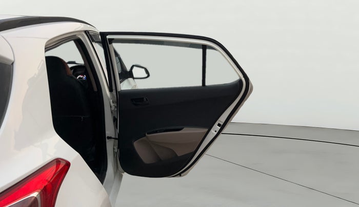 2018 Hyundai Grand i10 MAGNA 1.2 KAPPA VTVT, Petrol, Manual, 1,10,034 km, RHS Rear Door