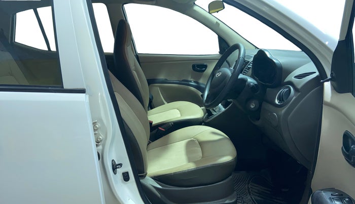 2015 Hyundai i10 MAGNA 1.1, Petrol, Manual, 1,00,643 km, Right Side Front Door Cabin