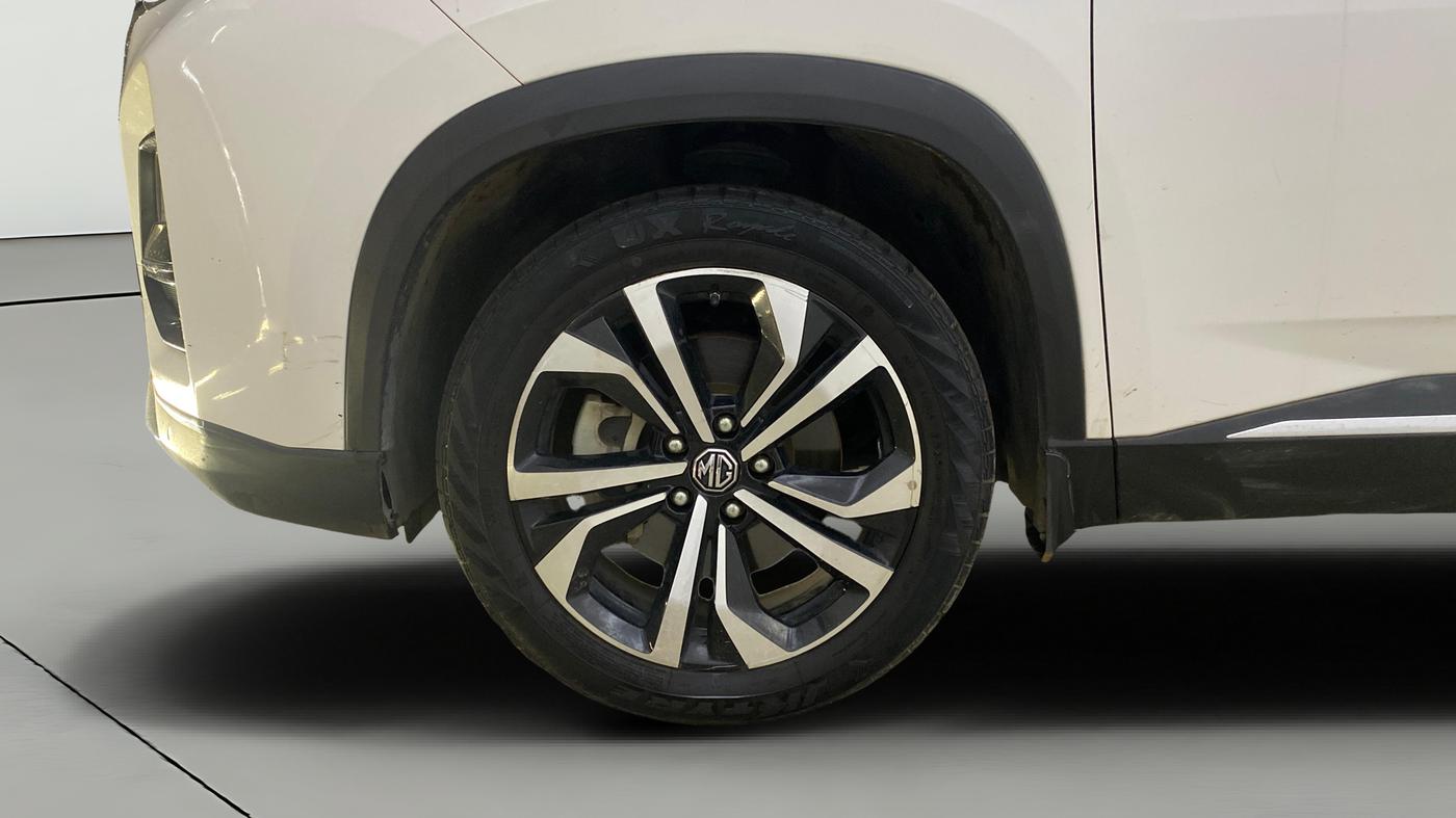 2024 MG HECTOR PLUS Sharp Pro Blackstorm 2.0 Turbo Diesel 7 STR, Diesel, Manual, 67,184 km, Left Front Wheel